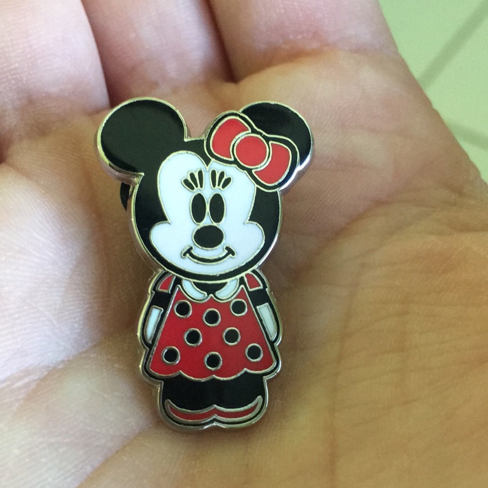 Minnie Mouse Trading Pin
